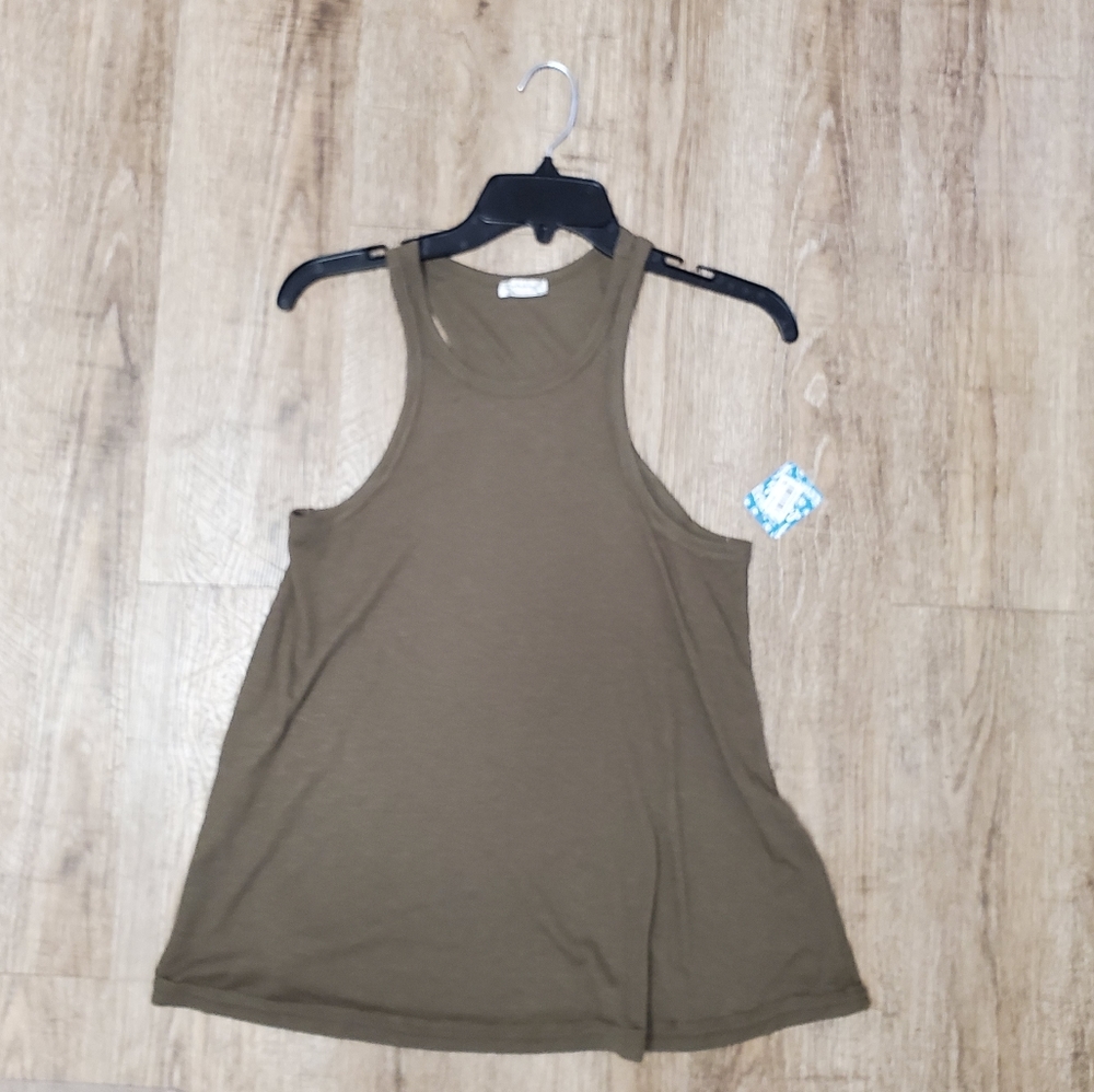 💚NEW Olive green tank top size Small